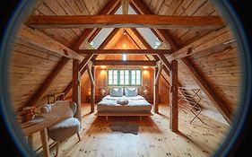Enjoy Cozy Home Hills & Forest & Views & Gardens & Sauna Whirlpool Bath